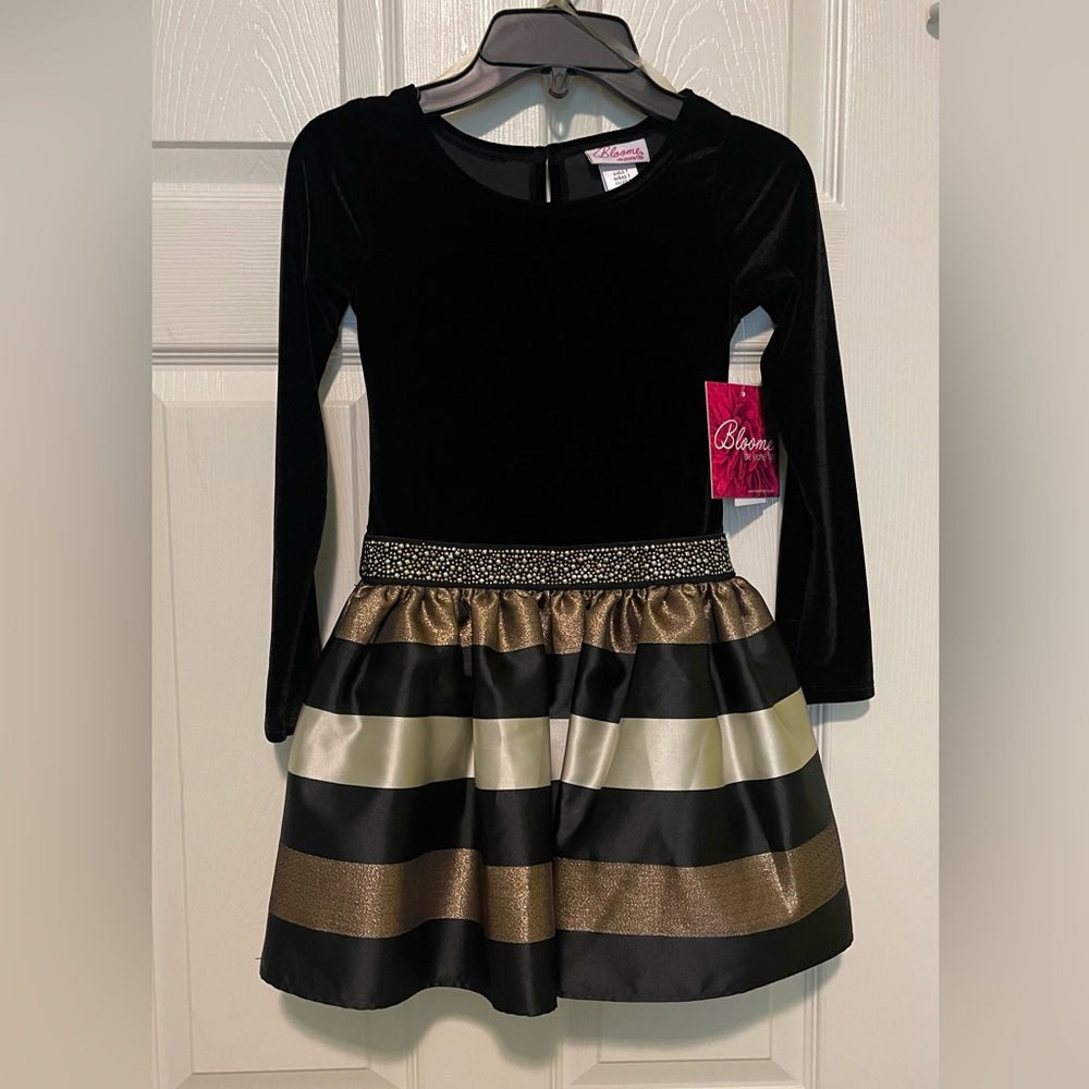 Bloome de jeune fille Black/Gold Girls Dress Size 7 NEW WITH TAGS
